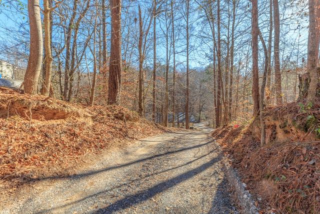 4180 S Jimmy Drive, Rocky Face, GA 30740