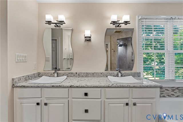 13045 Mid Pines Dr, Ashland, VA 23005