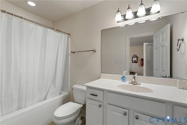 13045 Mid Pines Dr, Ashland, VA 23005
