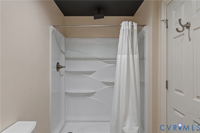 13045 Mid Pines Dr, Ashland, VA 23005