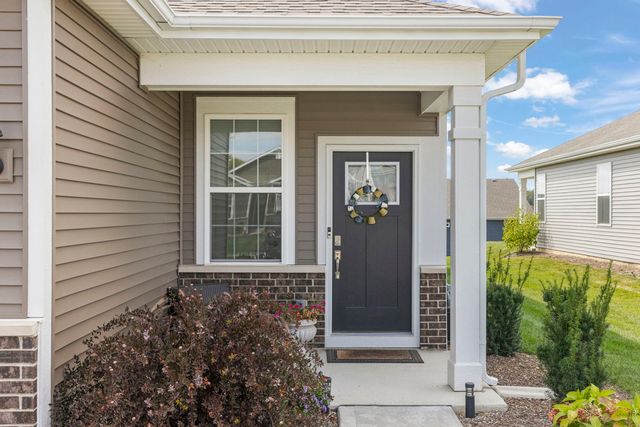 1 Savannah Court, Algonquin, IL 60102
