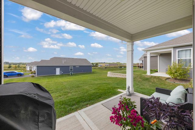 1 Savannah Court, Algonquin, IL 60102