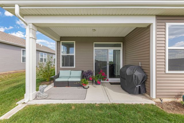 1 Savannah Court, Algonquin, IL 60102