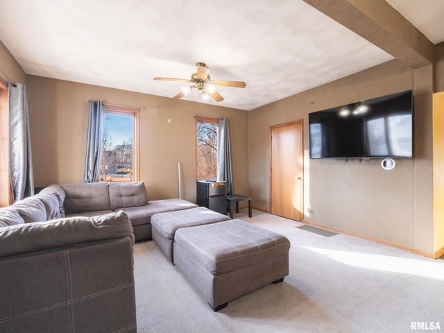 201 E ROSE Avenue, Bartonville, IL 61607