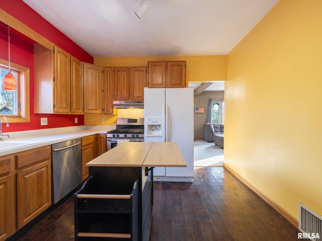 201 E ROSE Avenue, Bartonville, IL 61607