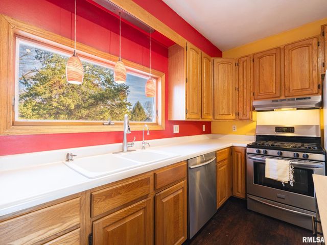 201 E ROSE Avenue, Bartonville, IL 61607