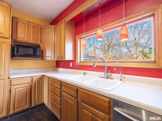 201 E ROSE Avenue, Bartonville, IL 61607