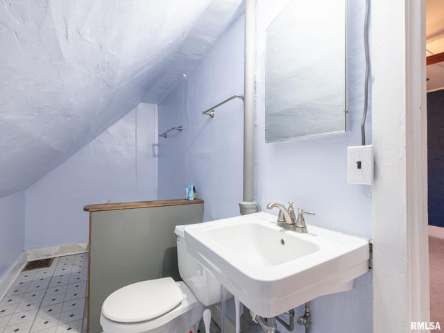 201 E ROSE Avenue, Bartonville, IL 61607