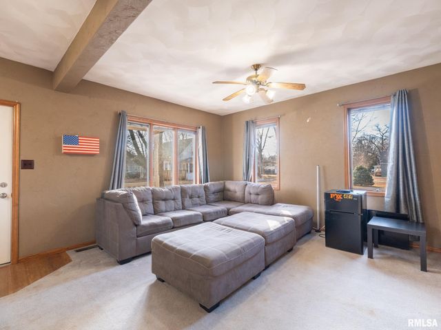 201 E ROSE Avenue, Bartonville, IL 61607