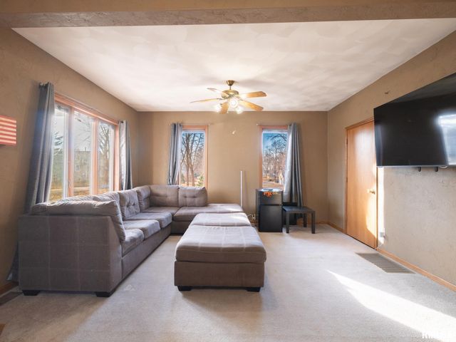 201 E ROSE Avenue, Bartonville, IL 61607