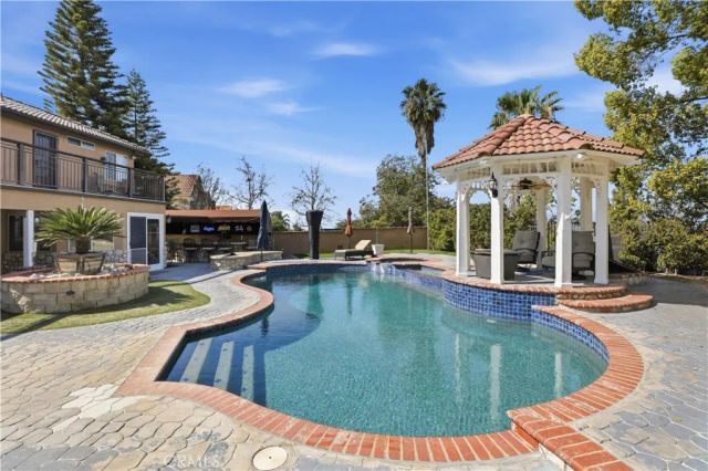 1210 Versailles Circle, Riverside, CA 92506