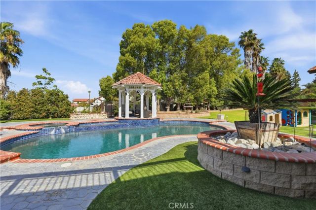 1210 Versailles Circle, Riverside, CA 92506