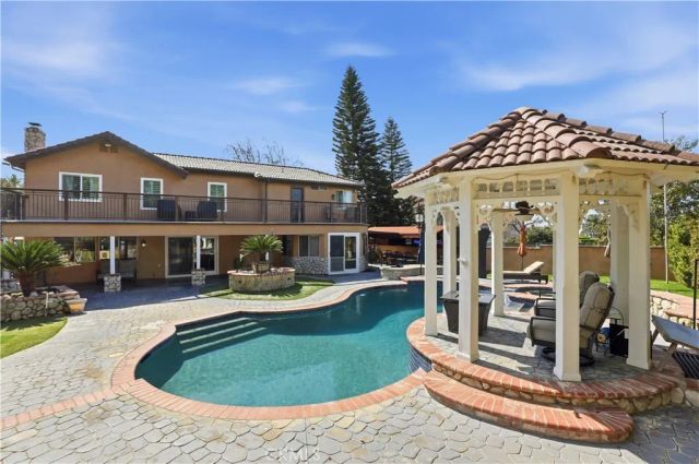 1210 Versailles Circle, Riverside, CA 92506