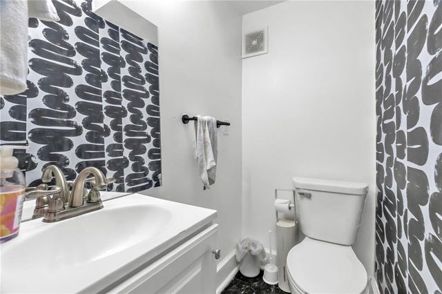 4024 Montgall Avenue, Kansas City, MO 64130