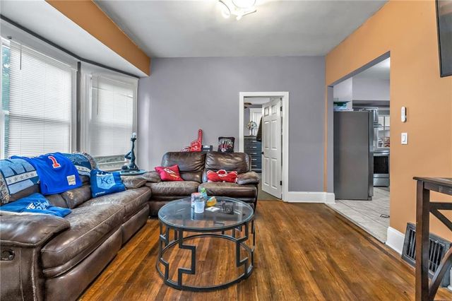 4024 Montgall Avenue, Kansas City, MO 64130