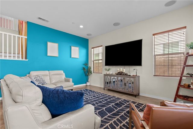 27624 Solana, Saugus, CA 91350
