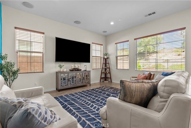 27624 Solana, Saugus, CA 91350