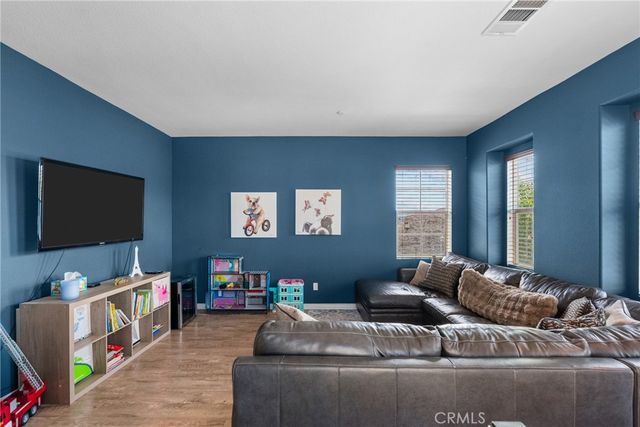 27624 Solana, Saugus, CA 91350