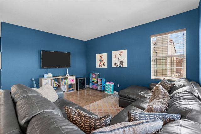 27624 Solana, Saugus, CA 91350