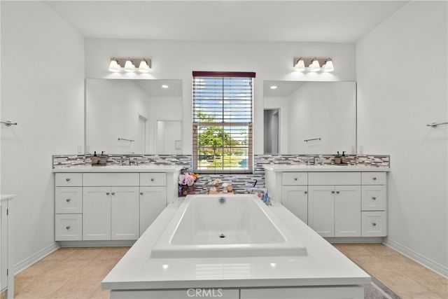 27624 Solana, Saugus, CA 91350