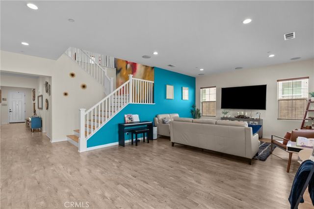 27624 Solana, Saugus, CA 91350
