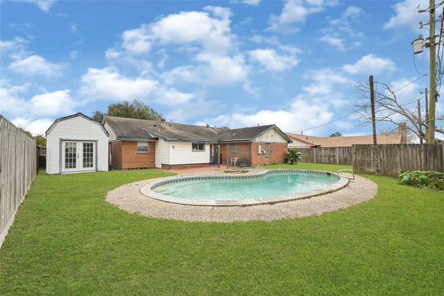 1606 Clayton Drive, Baytown, TX 77520