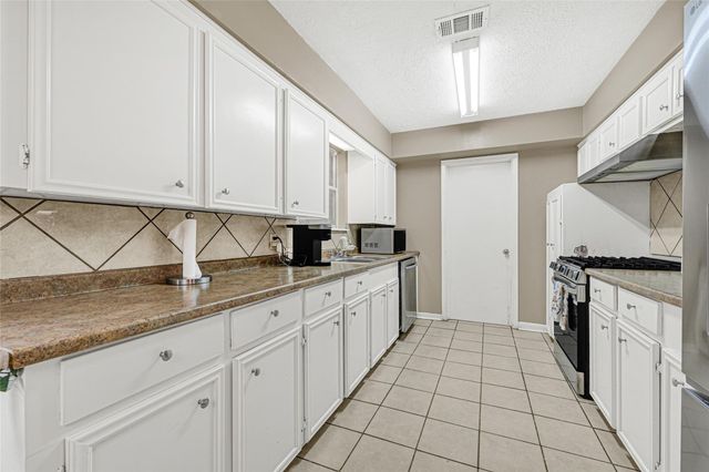 1606 Clayton Drive, Baytown, TX 77520