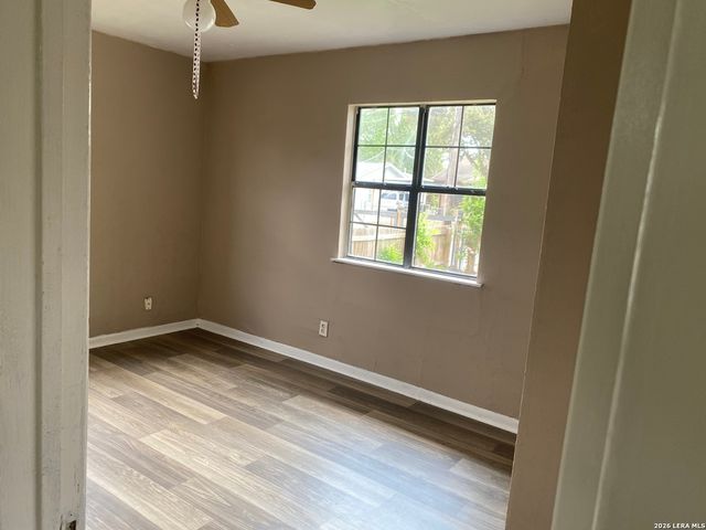 545 W HARLAN AVE, San Antonio, TX 78214