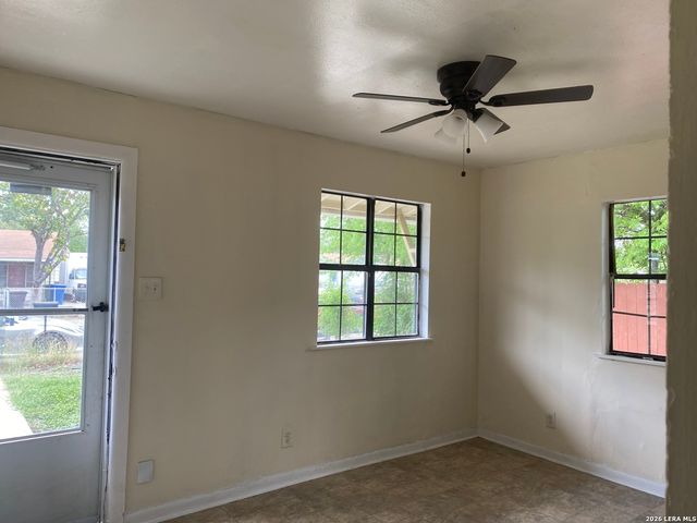 545 W HARLAN AVE, San Antonio, TX 78214