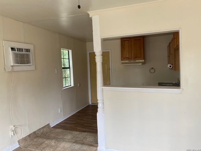 545 W HARLAN AVE, San Antonio, TX 78214