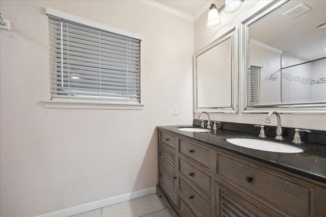 11519 Endicott Lane, Houston, TX 77035