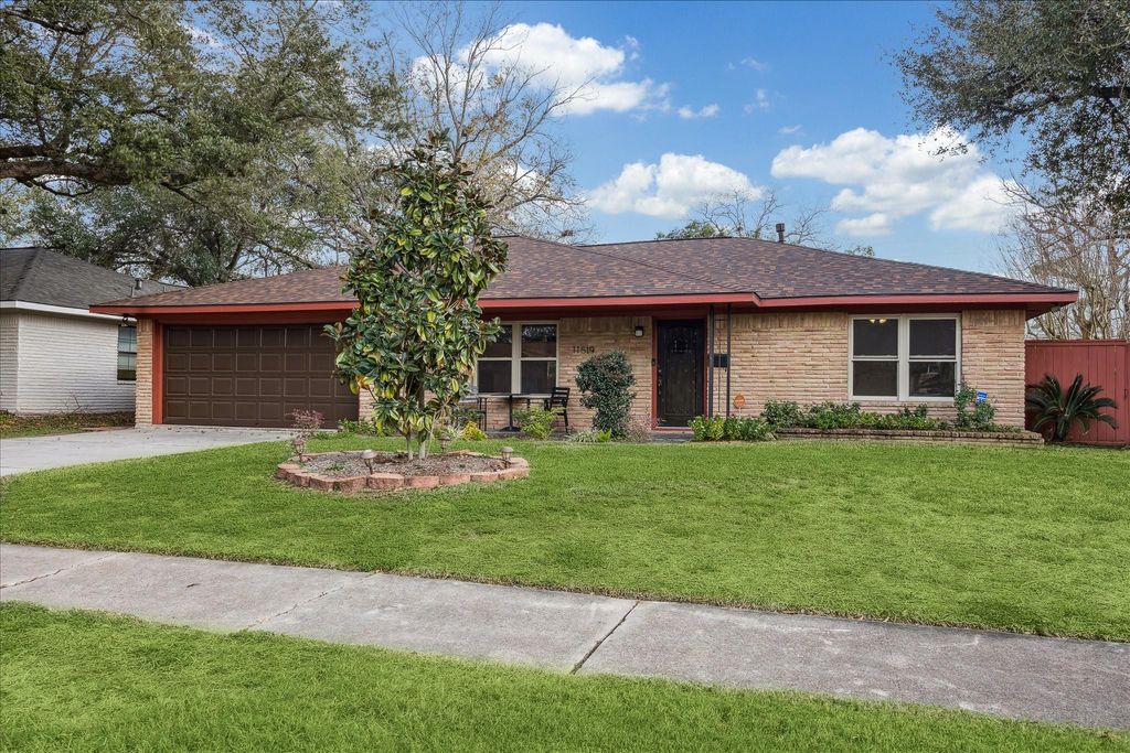 11519 Endicott Lane, Houston, TX 77035