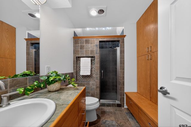 20998 Kiva Circle, Flint, TX 75762