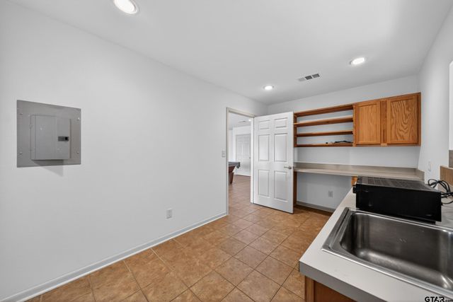 20998 Kiva Circle, Flint, TX 75762