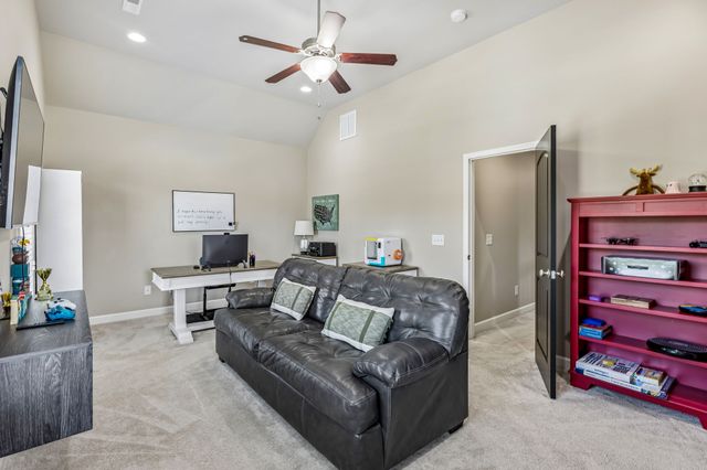 9046 Wheeler Dr, Spring Hill, TN 37174