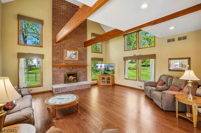 31 Copper Penny Rd, Raritan Twp., NJ 08822