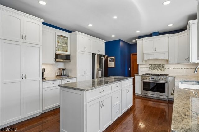31 Copper Penny Rd, Raritan Twp., NJ 08822