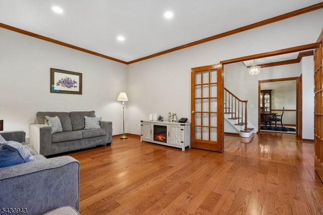 31 Copper Penny Rd, Raritan Twp., NJ 08822