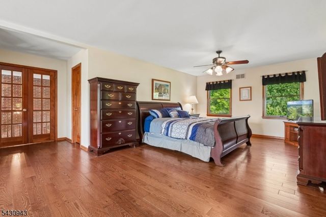 31 Copper Penny Rd, Raritan Twp., NJ 08822