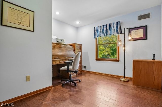 31 Copper Penny Rd, Raritan Twp., NJ 08822