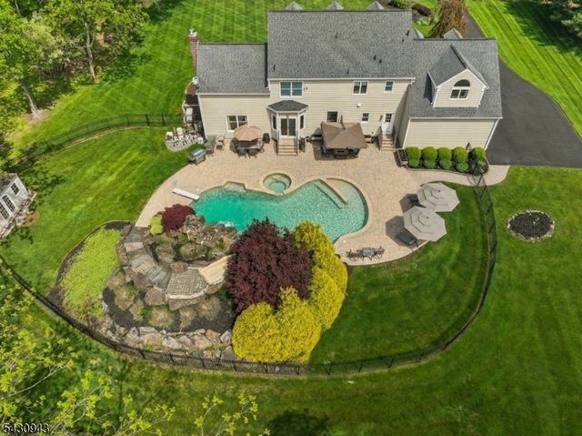 31 Copper Penny Rd, Raritan Twp., NJ 08822