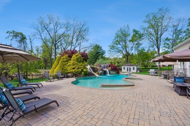 31 Copper Penny Rd, Raritan Twp., NJ 08822
