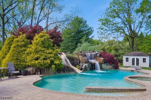 31 Copper Penny Rd, Raritan Twp., NJ 08822
