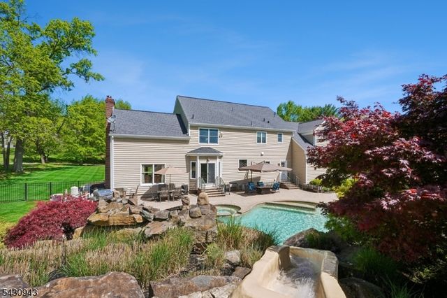 31 Copper Penny Rd, Raritan Twp., NJ 08822