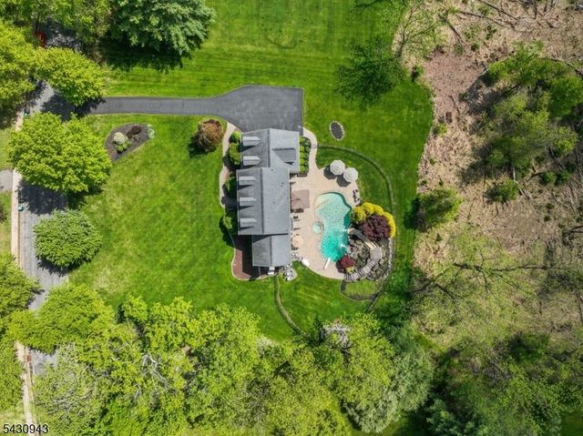 31 Copper Penny Rd, Raritan Twp., NJ 08822