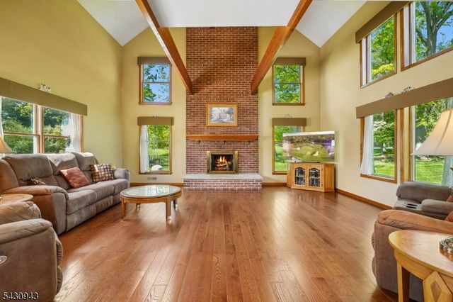 31 Copper Penny Rd, Raritan Twp., NJ 08822