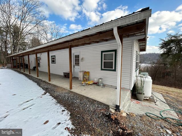 4743, 4745, 4747 CHAMBERSBURG RD, Gettysburg, PA 17325