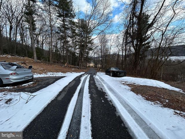 4743, 4745, 4747 CHAMBERSBURG RD, Gettysburg, PA 17325