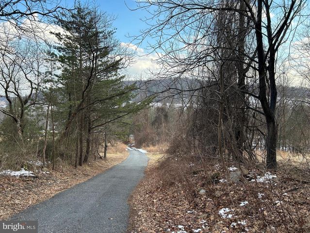 4743, 4745, 4747 CHAMBERSBURG RD, Gettysburg, PA 17325