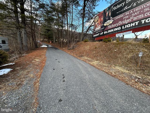 4743, 4745, 4747 CHAMBERSBURG RD, Gettysburg, PA 17325